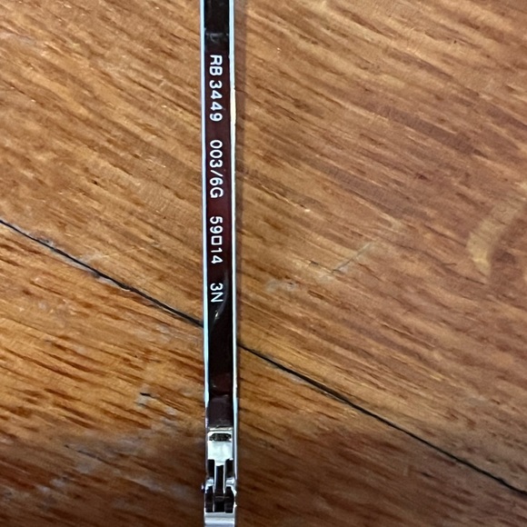 Ray Ban Black Aviator Sunglasses, Silver Detailing, Great Condition - Picture 4 of 7